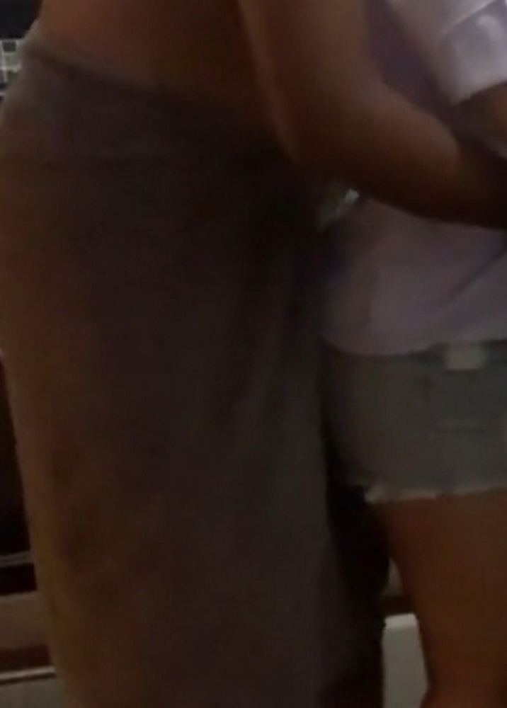 คลิปหลุดทางบ้าน จับพยาบาลสาวเย็ดในห้องครัว โดนจับยืนเย็ดท่าหมา ม๊กควยต่อแตกเต็มปาก