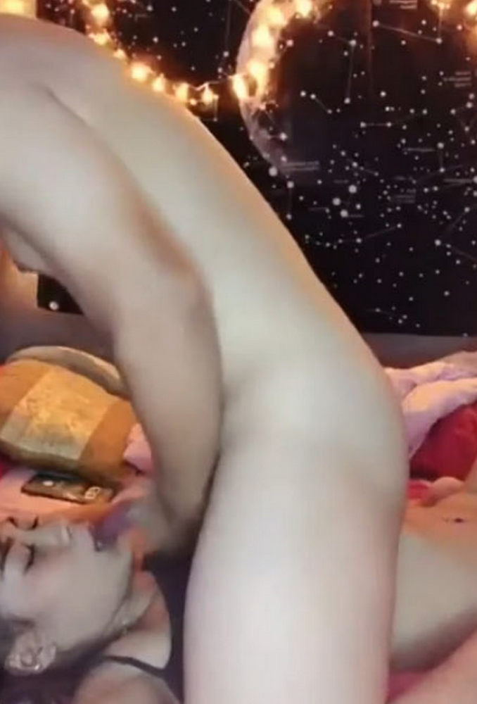 คลิปหลุด mlive น้องไอติม IDX-81673458 ขึ้นขย่มควยคร่อมควยแฟน น้ำเงี่ยนแตกใส่ปาก