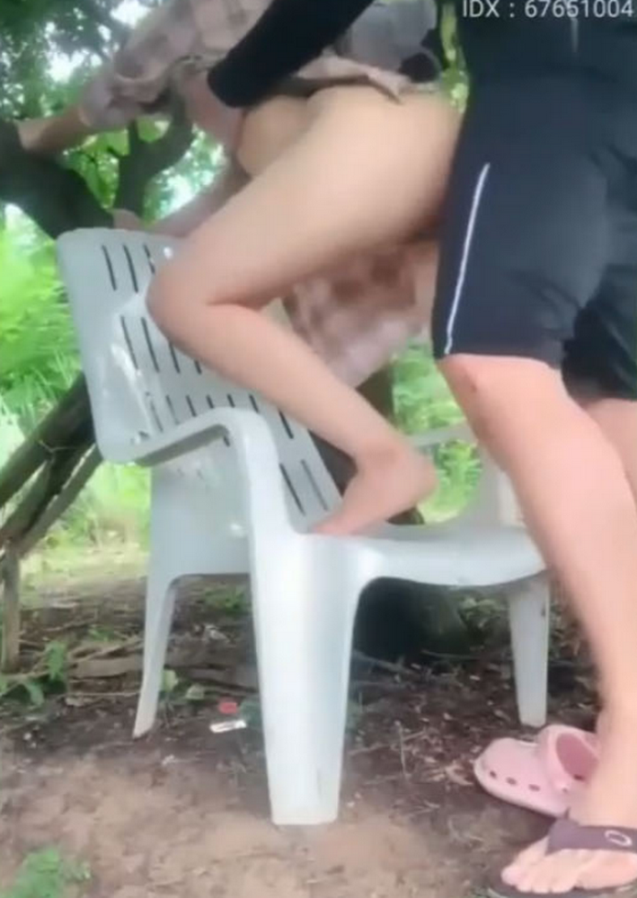 คลิปหลุดน้องหมวยเล็ก IDX-67651004 จับแฟนมาเย็ดเอาท์ดอร์จนน้ำแตกในคาเก้าอี้