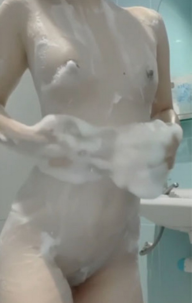 คลิปหลุดน้องบุ๋มบิ๋ม bimzx31 ตั้งกล้องเล่นเสียวในห้องน้ำจับถอดหมด