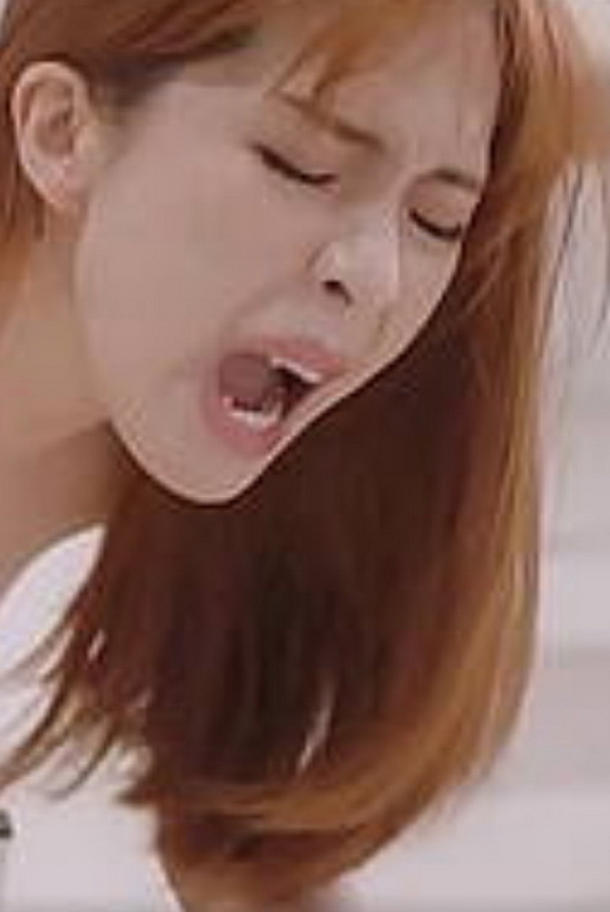 หนังโป๊จีน เพื่อนสาวนักเรียนจีนแอบช่วยตัวเองในห้องเรียน จัดช่วยเพื่อน