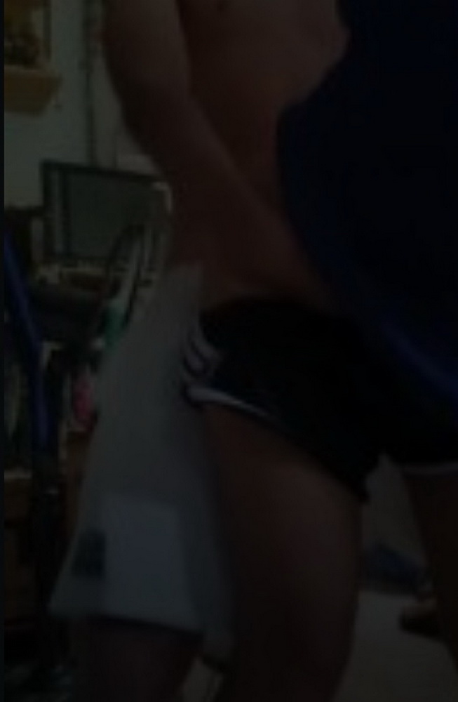 คลิปหลุดถ่ายเล่นเยดกัสียวบ้านไม่มีใครอยู่ซอยยับ