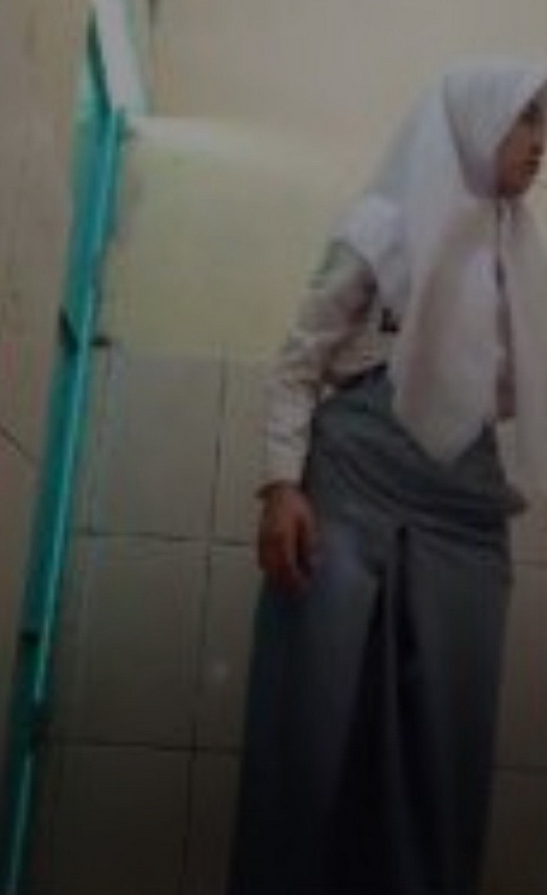 คลิปหลุดนักเรียนอิสลามแอบโชว์เสียวช่วยตัวเอง