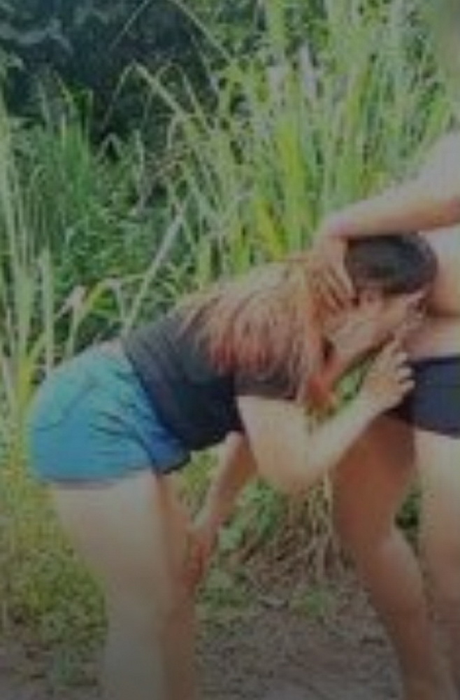 คลิปหลุดคู่รักเงี่ยนถ่ายคลิปเดินป่าแอบเย็ดกัน